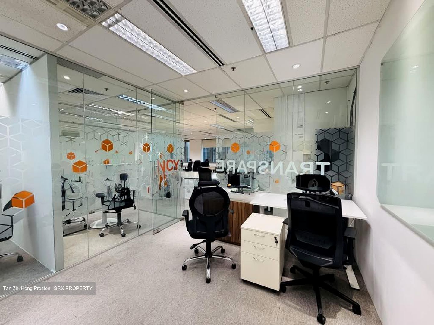 Robinson 112 (D1), Office #588635371